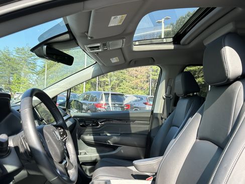 Used 2023 Honda Odyssey Touring image 7