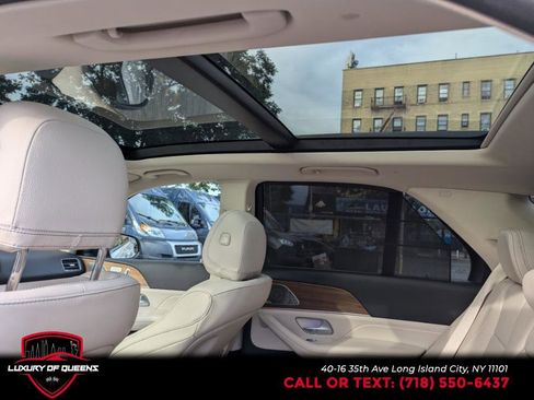 Used 2021 Mercedes-Benz GLE 350 w/ AMG Line Exterior image 18