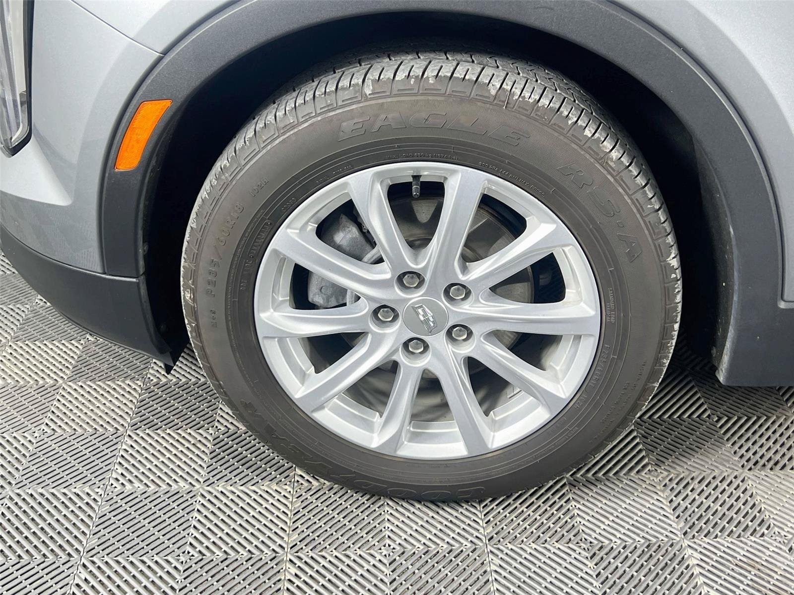 Used 2023 Cadillac XT4 Luxury w/ Cold Weather Package AWD/4WD image 29