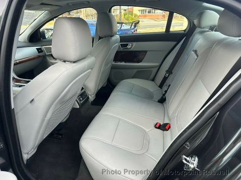Used 2015 Jaguar XF Premium image 26