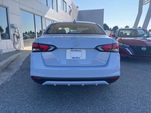Used 2025 Nissan Versa SV w/ Trunk Package image 25