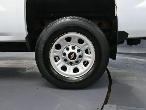 Used 2015 Chevrolet Silverado 2500 LT w/ LT Convenience Package image 13