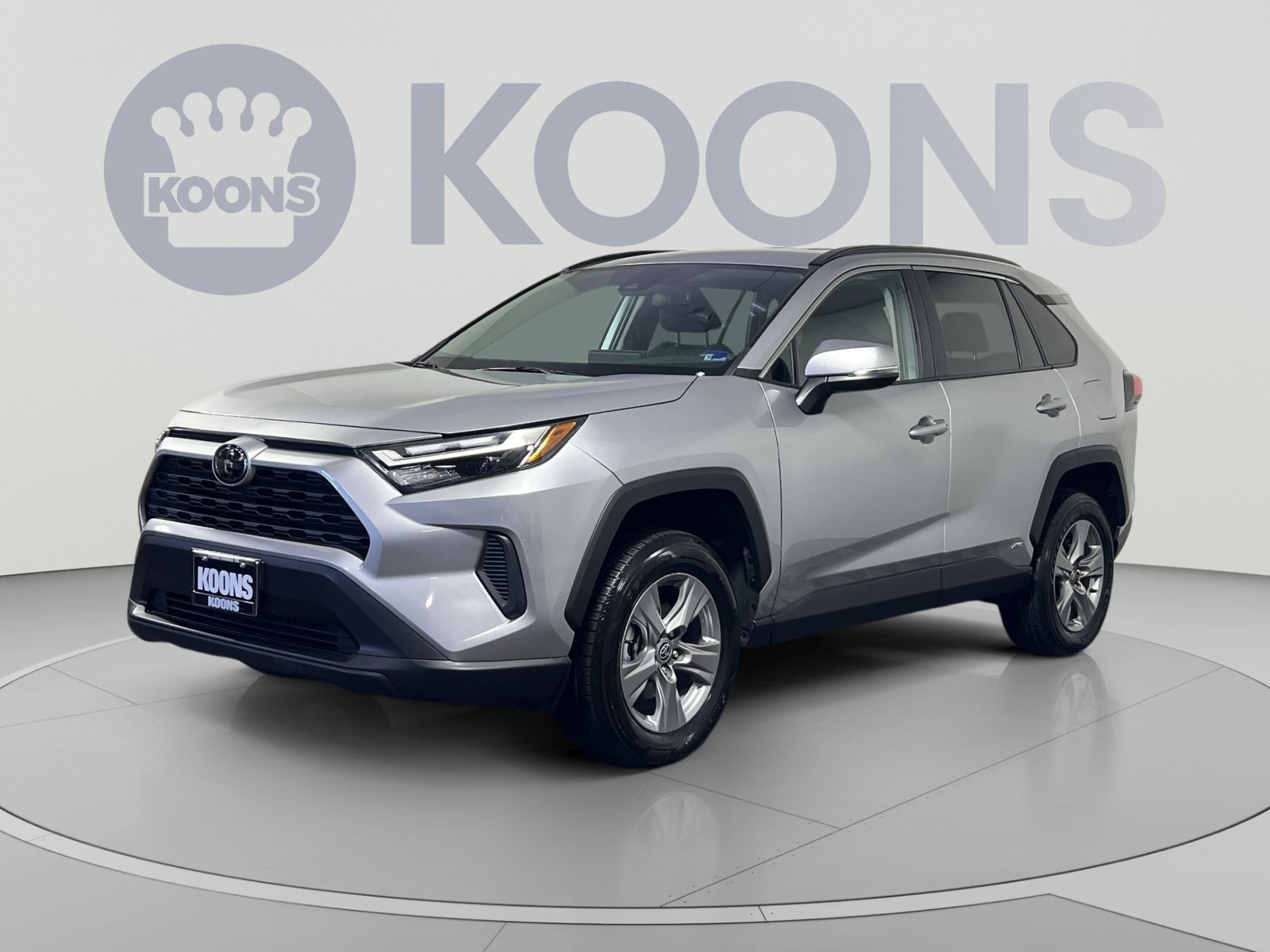 Used 2025 Toyota RAV4 XLE AWD/4WD image 1