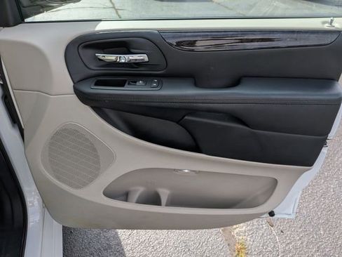Used 2016 Dodge Grand Caravan SE w/ Quick Order Package 29E SE FWD image 31