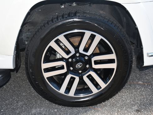 Used 2023 Toyota 4Runner Limited image 22