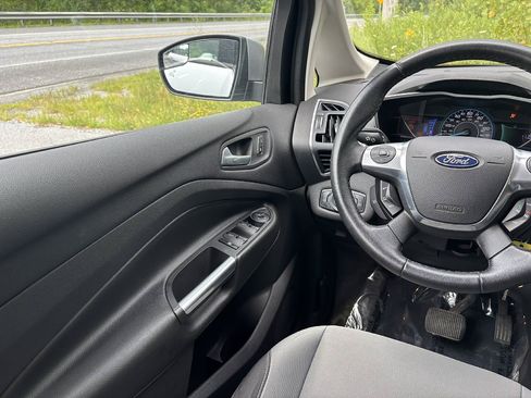 Used 2013 Ford C-MAX SE w/ Winter Pkg FWD image 16