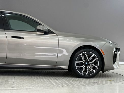 Certified 2023 BMW 740i RWD image 35