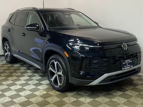 New 2026 Volkswagen Tiguan SE image 1