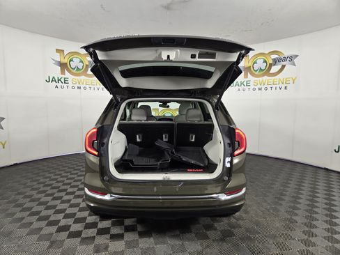 Used 2024 GMC Terrain Denali w/ Denali Premium Package AWD/4WD image 33