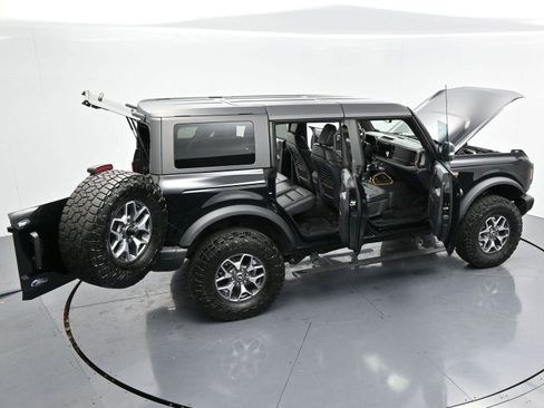 Used 2023 Ford Bronco Badlands image 44