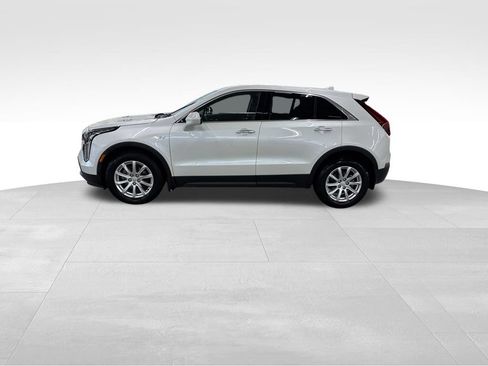 Used 2022 Cadillac XT4 Luxury w/ Cold Weather Package AWD/4WD image 3