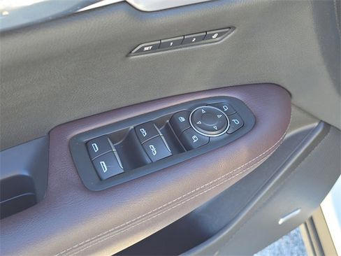 Used 2023 Cadillac XT6 Premium Luxury image 23