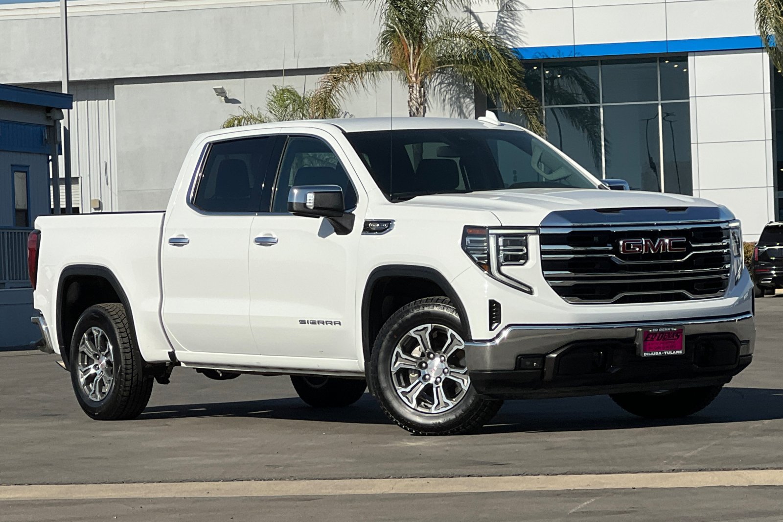 Used 2025 GMC Sierra 1500 SLT RWD image 2