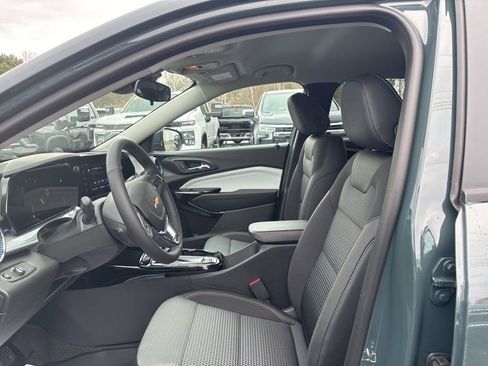 New 2026 Chevrolet Trax LT w/ Driver Confidence Package image 7