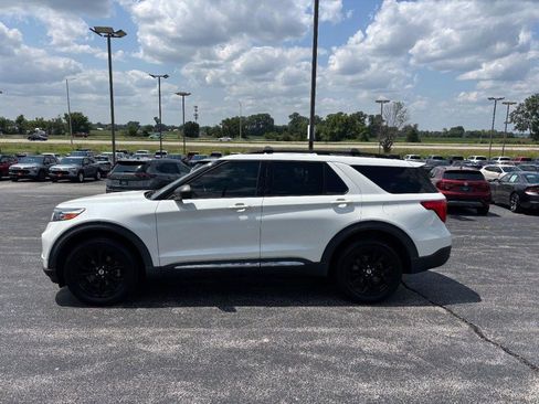 Used 2020 Ford Explorer XLT w/ Equipment Group 202A AWD/4WD image 2