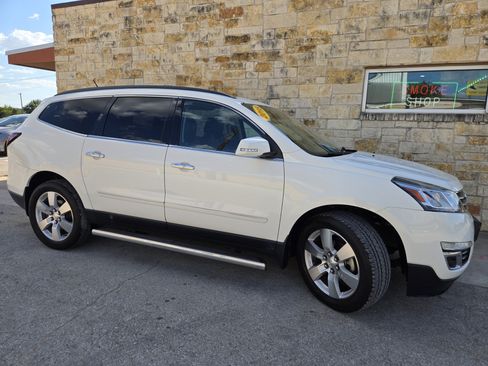 Used 2015 Chevrolet Traverse LTZ FWD image 21