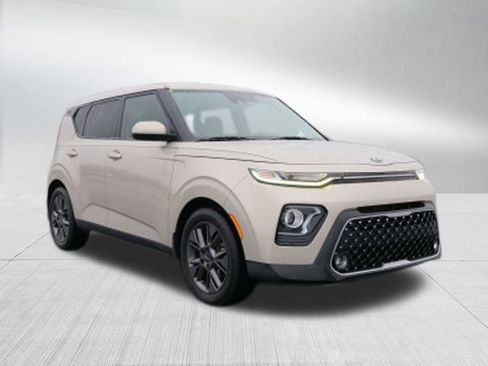 Used 2020 Kia Soul EX image 9