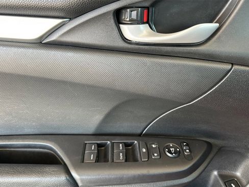 Used 2019 Honda Civic Sport image 8