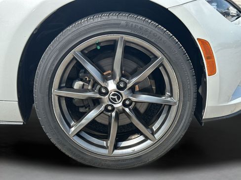 Used 2016 MAZDA MX-5 Miata Grand Touring RWD image 38