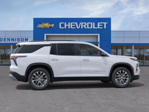 New 2026 Chevrolet Traverse LT w/ Sun and Wheel Package FWD image 5