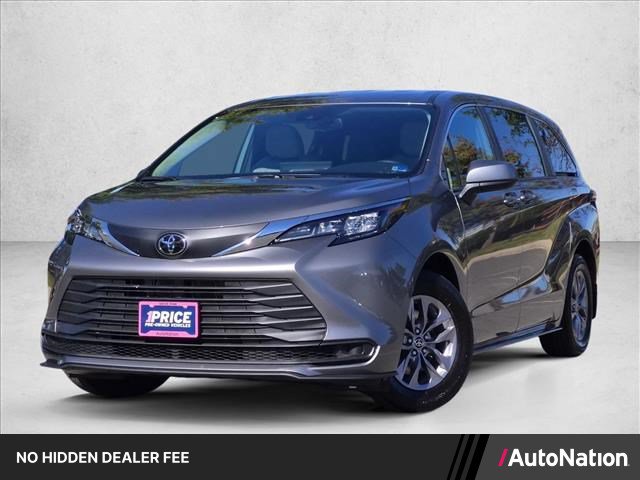 Used 2026 Toyota Sienna LE AWD/4WD image 1