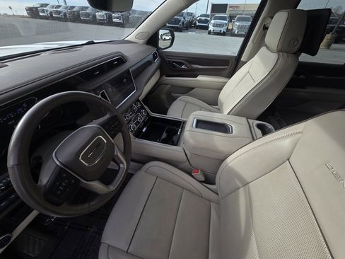 Used 2021 GMC Yukon Denali w/ Denali Ultimate Package image 10