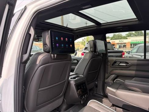Used 2026 GMC Yukon AT4 Ultimate w/ LPO, Floor Liner Package AWD/4WD image 15