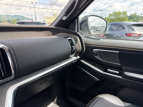 Used 2025 Ford Expedition Tremor AWD/4WD image 26