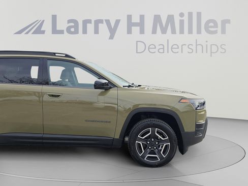 New 2026 Jeep Cherokee Laredo AWD/4WD image 11