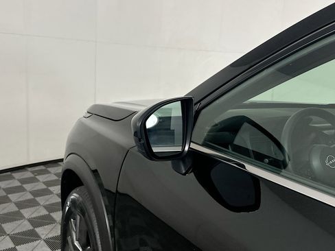 Used 2023 Nissan Pathfinder S image 16