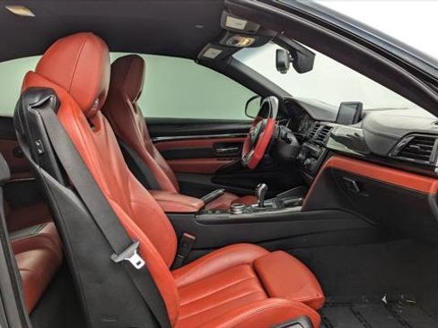 Used 2015 BMW M4 Convertible image 17