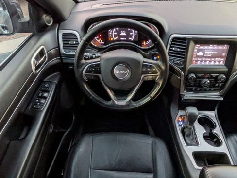 Used 2018 Jeep Grand Cherokee Limited image 16