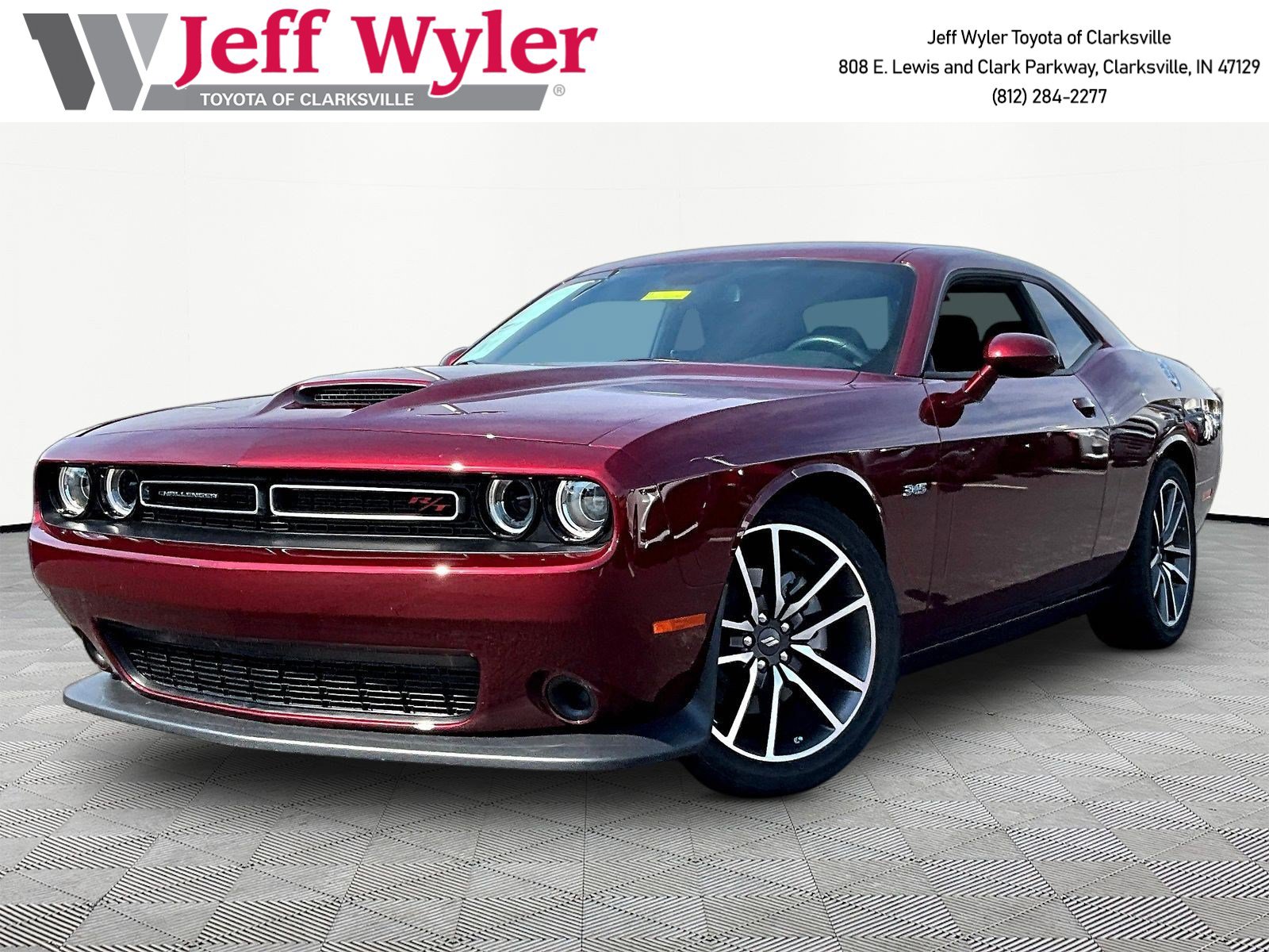 Used 2023 Dodge Challenger R/T RWD image 1