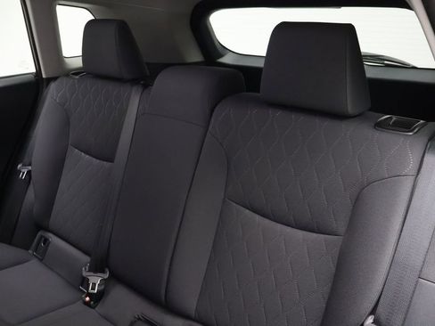 Used 2023 Toyota Corolla Cross LE image 18