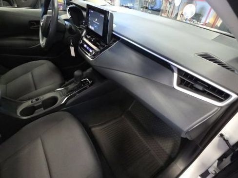 Used 2025 Toyota Corolla LE FWD image 22