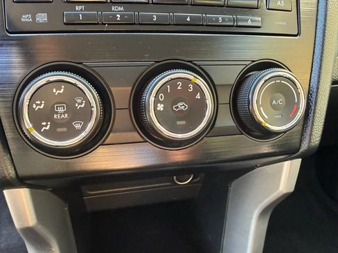 Used 2014 Subaru Forester 2.5i AWD/4WD image 28