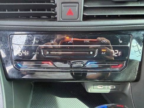 Used 2025 Volkswagen Jetta Sport FWD image 28
