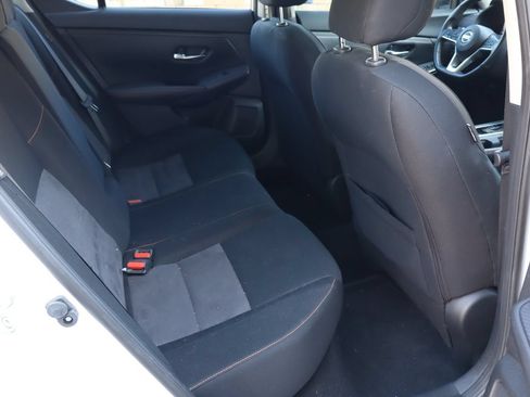 Used 2022 Nissan Sentra SR FWD image 17
