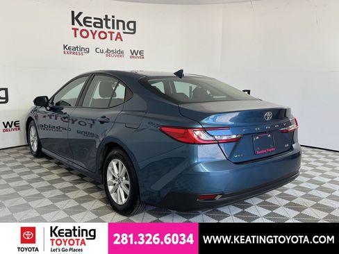 Used 2025 Toyota Camry LE FWD image 7