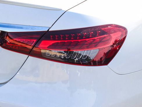 Used 2022 Mercedes-Benz E 350 Sedan image 7