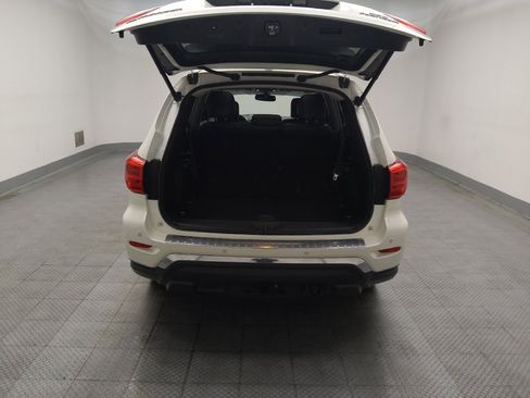 Used 2017 Nissan Pathfinder Platinum w/ Family Entertainment Package AWD/4WD image 29