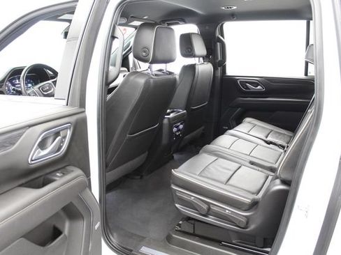 Used 2022 GMC Yukon XL SLT w/ SLT Luxury Package AWD/4WD image 19