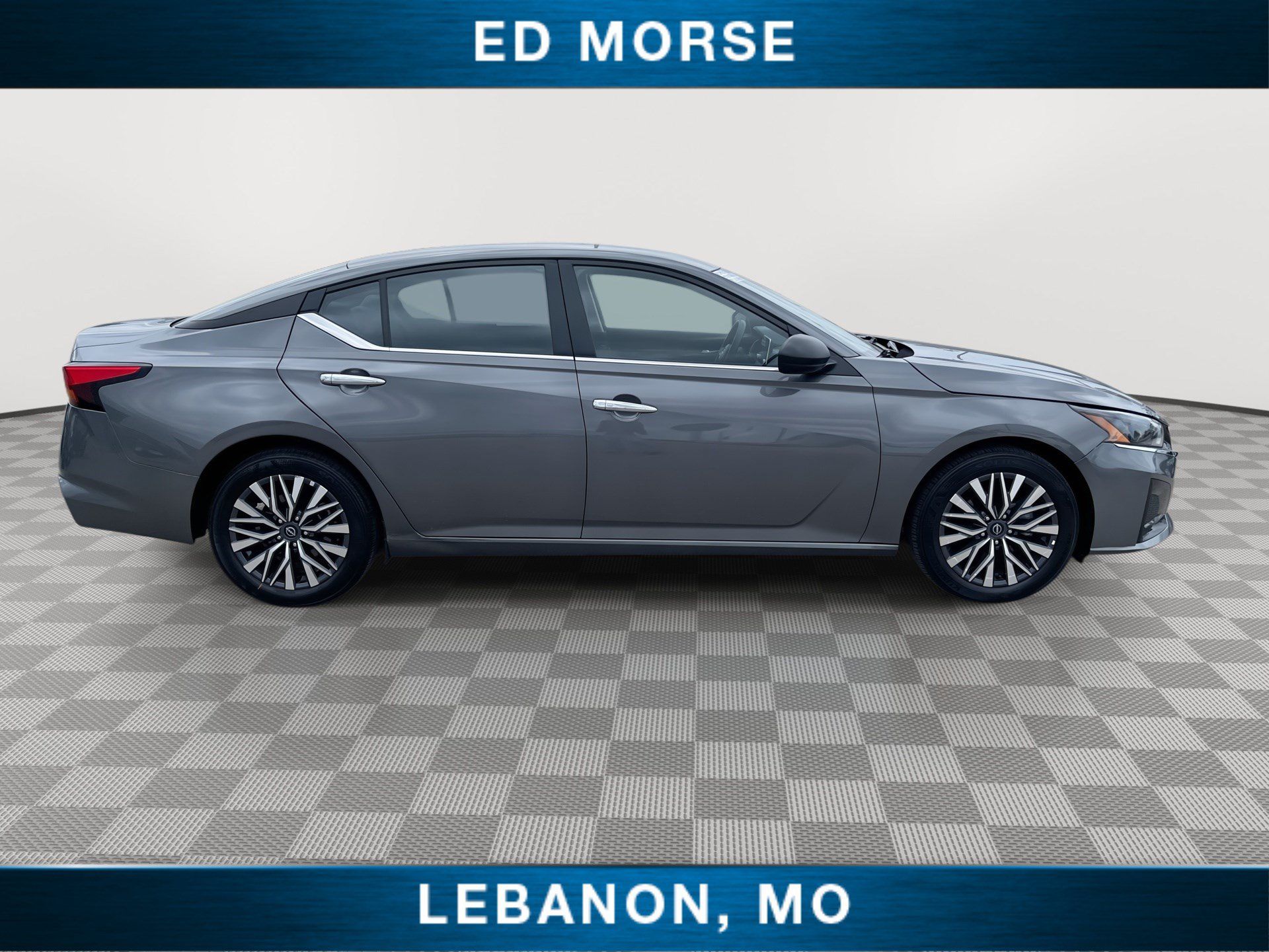 Used 2025 Nissan Altima 2.5 SV FWD image 9