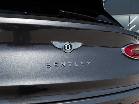 Certified 2024 Bentley Bentayga AWD/4WD image 10