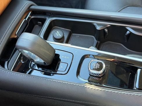 Certified 2024 Volvo XC90 B5 Plus w/ Protection Package Premier image 22