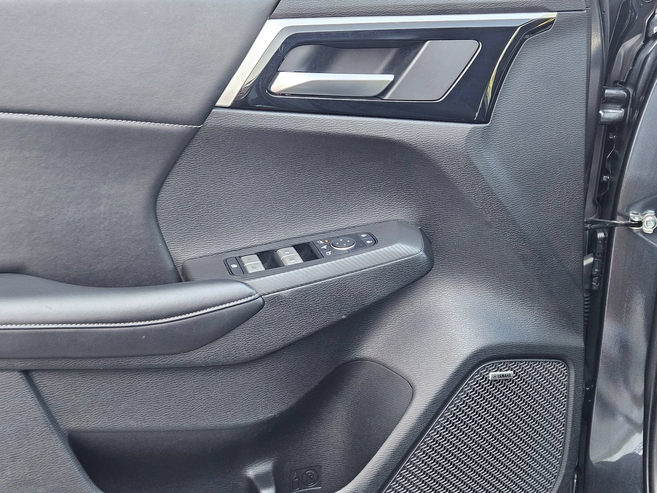 Used 2025 Mitsubishi Outlander SE AWD/4WD image 18