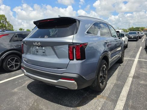 Certified 2025 Kia Sorento S FWD image 14
