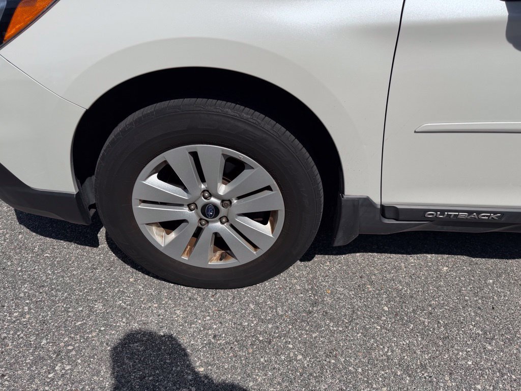 Used 2015 Subaru Outback 2.5i Premium AWD/4WD image 9