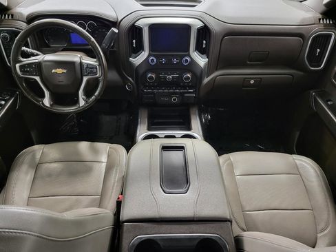 Used 2019 Chevrolet Silverado 1500 LTZ AWD/4WD image 7