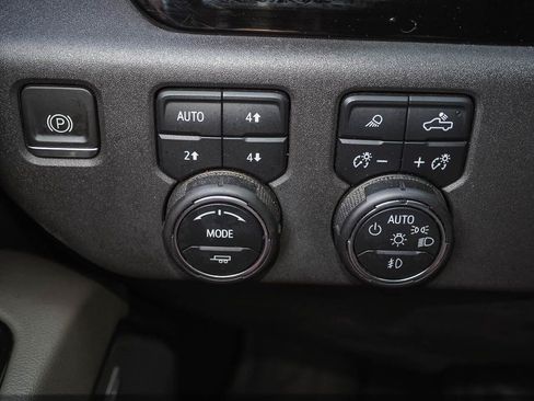 Used 2022 Chevrolet Silverado 1500 ZR2 w/ Technology Package AWD/4WD image 21